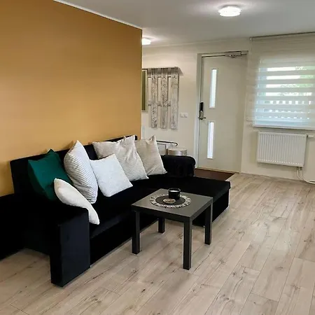 Lejlighed Tamme Maja - Oak Tree House With Big Terrace And Balcony Tapa